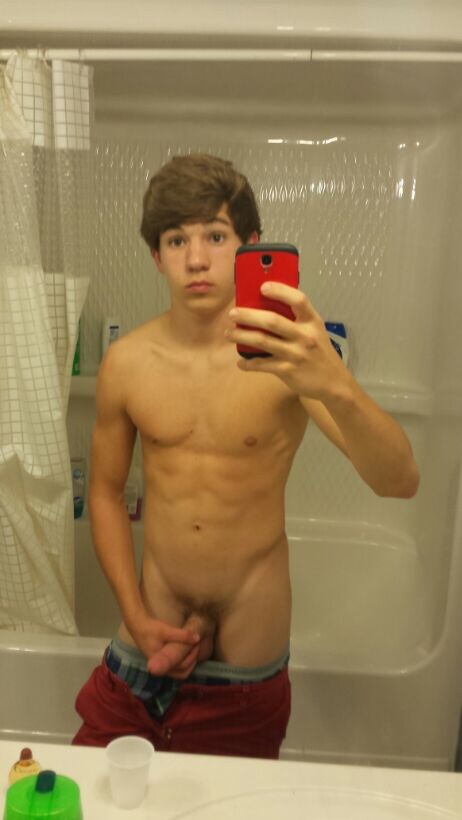 nude teen boys selfies